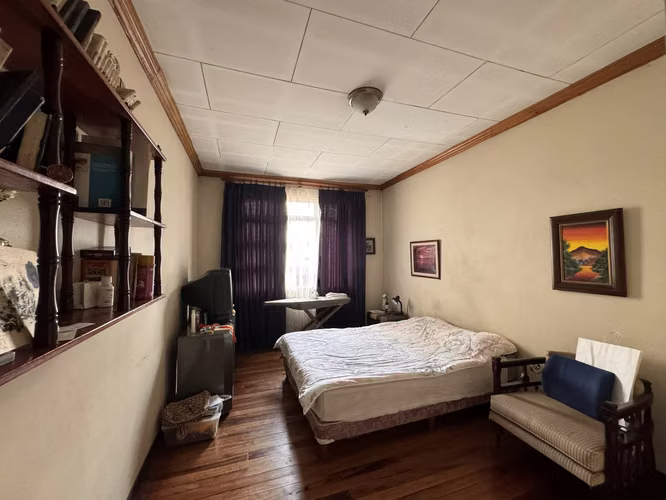 Venta casa 1 planta en Barrio Francisco Peralta San José