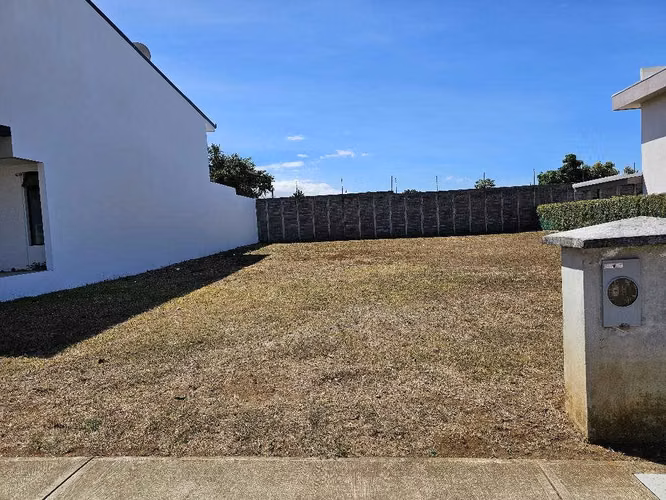 Vendo lote plano en Condominio Santa Emilia en La Ceiba de Alajuela