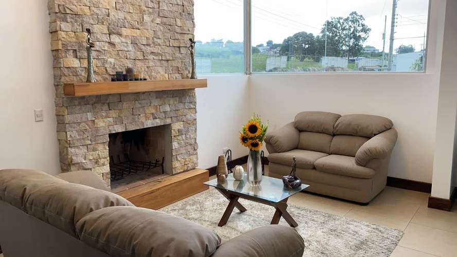 Se vende Hermosa casa en Condominio Riveras del Irazu, Loyola. Cartago.