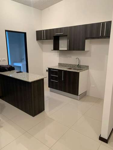 SE VENDE CASA EN CONDOMINIO EN CONCEPCIÓN DE TRES RÍOS.