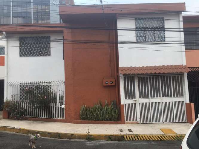 CASA cerca Paseo Colon incluye (Agua, Luz, Cable e Internet)