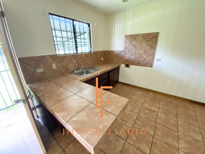 Se alquila Apartamento en San Isidro Heredia