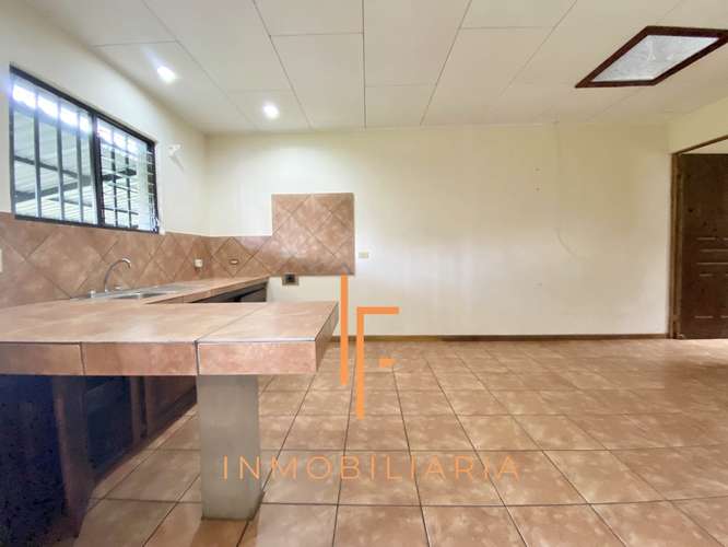 Se alquila Apartamento en San Isidro Heredia