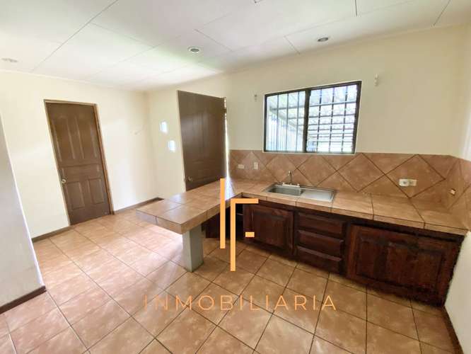 Se alquila Apartamento en San Isidro Heredia