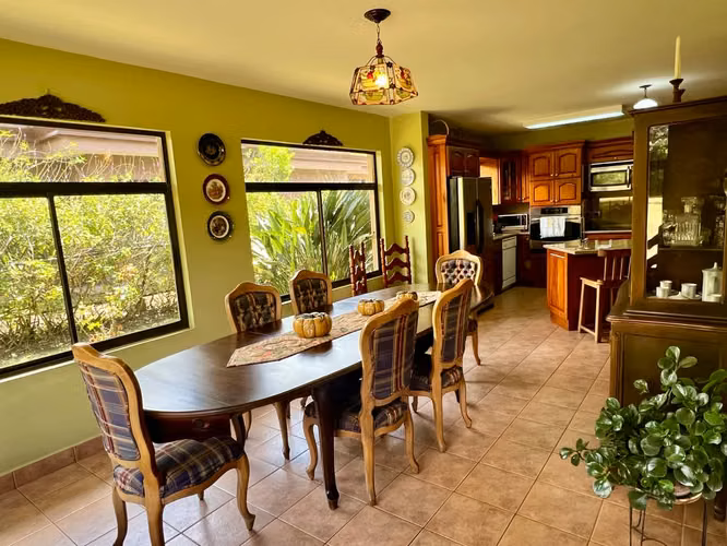 VENDO CASA UNA PLANTA EN CONDOMINIO EN SAN ISIDRO
