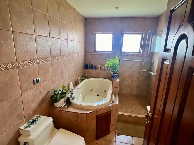 VENDO CASA UNA PLANTA EN CONDOMINIO EN SAN ISIDRO