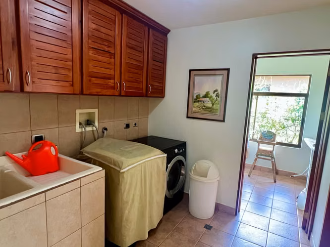 VENDO CASA UNA PLANTA EN CONDOMINIO EN SAN ISIDRO