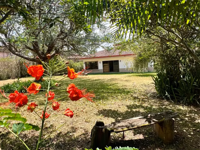 VENDO CASA UNA PLANTA EN CONDOMINIO EN SAN ISIDRO