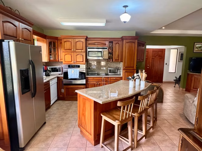 VENDO CASA UNA PLANTA EN CONDOMINIO EN SAN ISIDRO