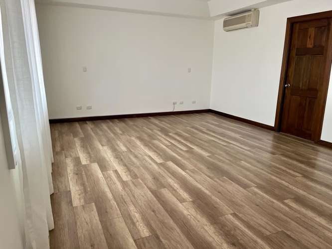 Se Vende Amplia Casa en Condominio Guachipelín