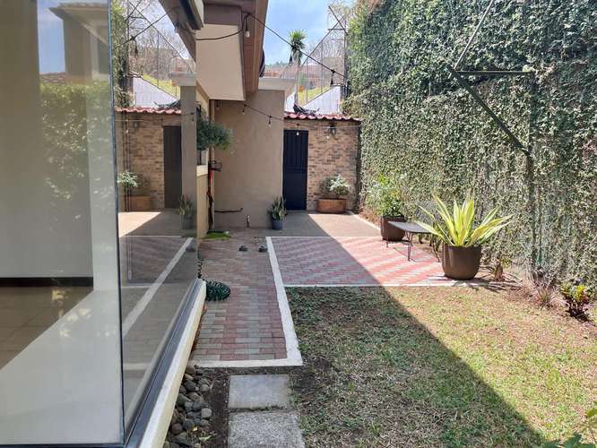 Se Vende Amplia Casa en Condominio Guachipelín