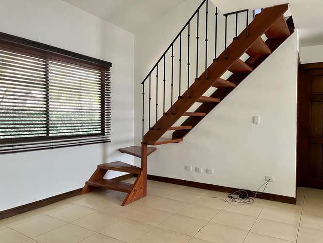 Se Vende Amplia Casa en Condominio Guachipelín