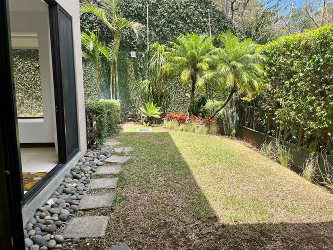 Se Vende Amplia Casa en Condominio Guachipelín