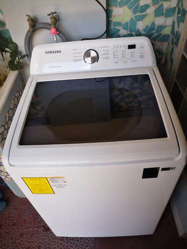 VENTA LAVADORA AUTOMÁTICA SAMSUNG  Y OTROS MUEBLES ADJUNTOS