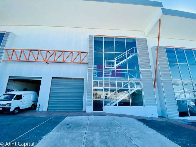 Alquiler Ofibodega 340 m² con Mezzanine en Oficentro en Escazú