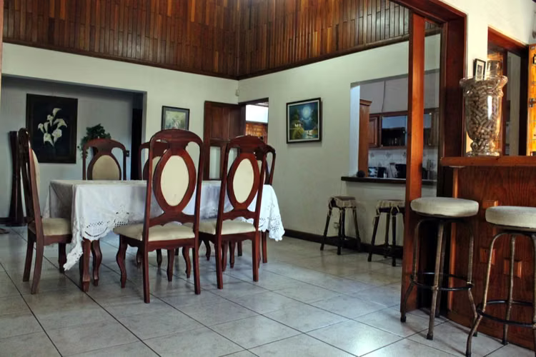 Casa en venta en Río Oro, Santa Ana – Ubicación privilegiada. C190