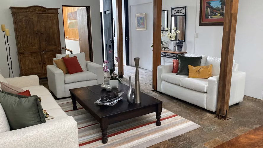 Casa con apartamento, en Bosques de Altamonte
