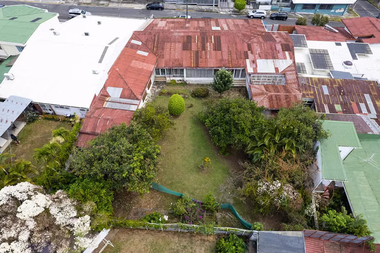 Se vende Terreno para desarrollo con construcción en Los Yoses (FE). - Imagen 3