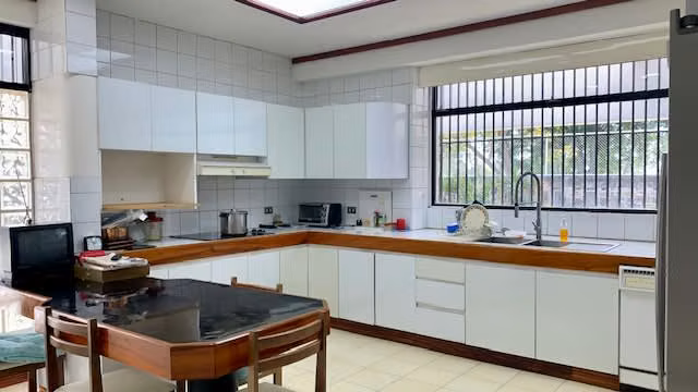 Venta Casa en Heredia Ciudad Cariari | Frente a la Cancha de Golf | 1.200 m² de Terreno