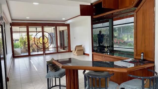 Venta Casa en Heredia Ciudad Cariari | Frente a la Cancha de Golf | 1.200 m² de Terreno