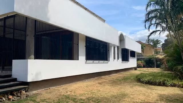 Venta Casa en Heredia Ciudad Cariari | Frente a la Cancha de Golf | 1.200 m² de Terreno