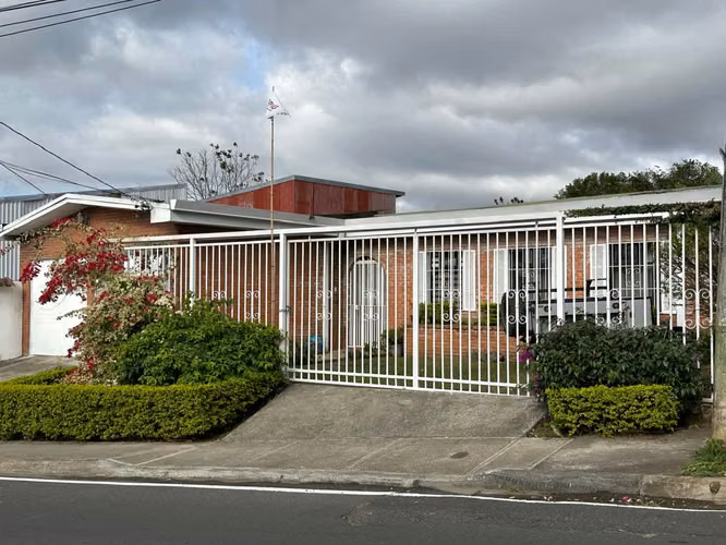 Venta de Hermosa casa de un solo nivel en Escazú - Imagen 12