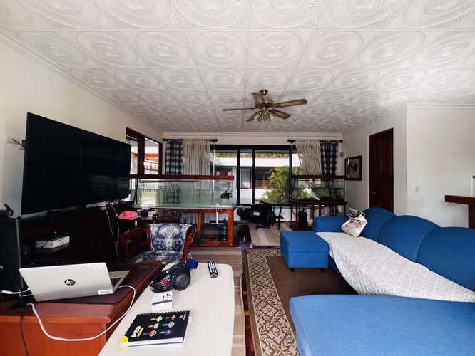 GUAYABOS DE CURRIDABAT AMPLIA Y COMODA CASA EN VENTA - Imagen 8