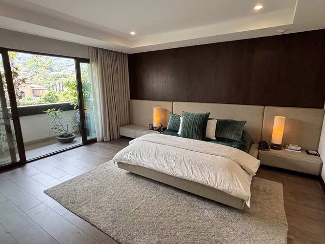 Se vende amplio apartamento en Torre, San Rafael de Escazú.
