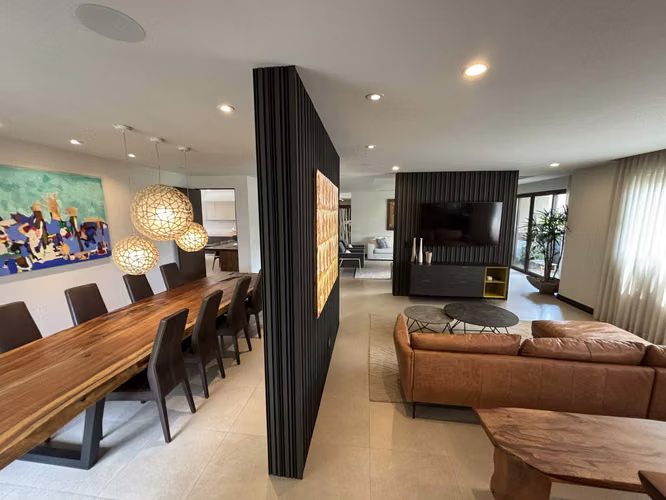 Se vende amplio apartamento en Torre, San Rafael de Escazú.