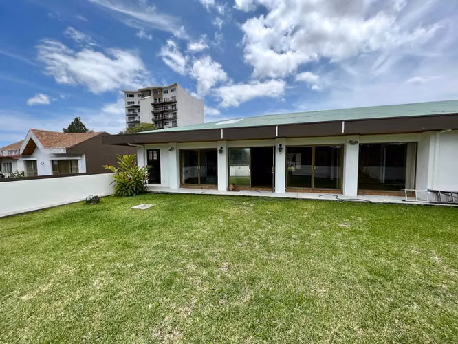 ALQUILER AMPLIA CASA UNA SOLA PLANTA - GUAYABOS - CURRIDABAT - Imagen 19