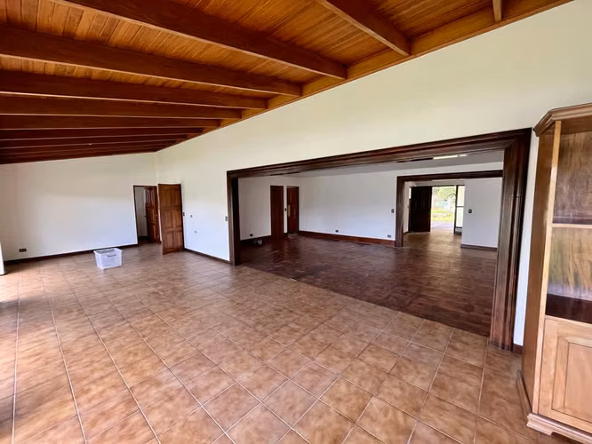 ALQUILER AMPLIA CASA UNA SOLA PLANTA - GUAYABOS - CURRIDABAT - Imagen 12