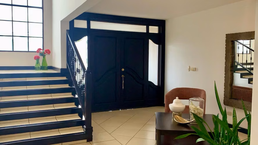 Venta Casa de Lujo en Heredia Cariari | Terraza y 4 Habitaciones | Elegancia Confort y Privacidad - Imagen 4