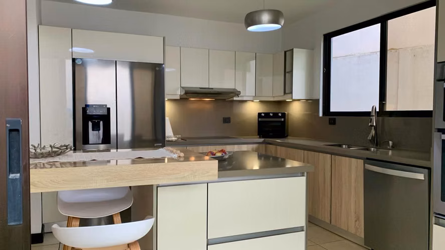 Venta Casa de Lujo en Heredia Cariari | Terraza y 4 Habitaciones | Elegancia Confort y Privacidad - Imagen 13