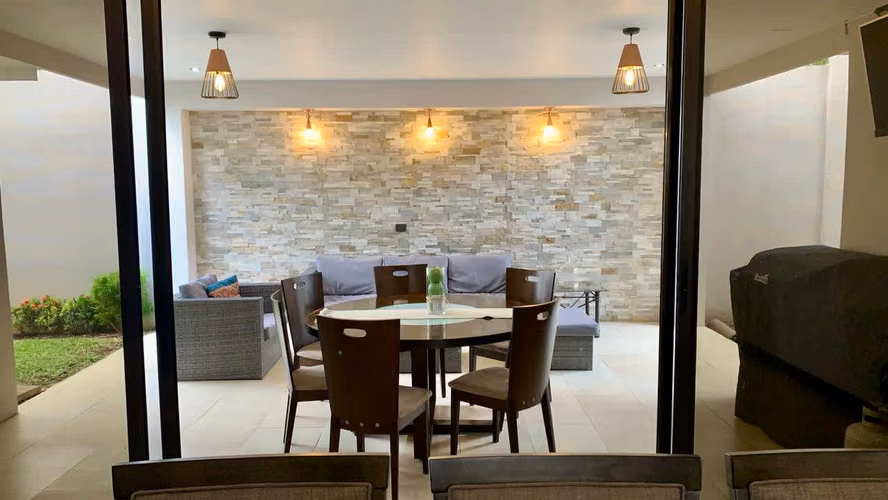 Venta Casa de Lujo en Heredia Cariari | Terraza y 4 Habitaciones | Elegancia Confort y Privacidad - Imagen 9