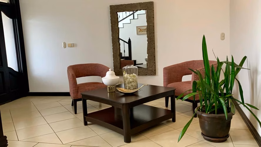 Venta Casa de Lujo en Heredia Cariari | Terraza y 4 Habitaciones | Elegancia Confort y Privacidad - Imagen 2