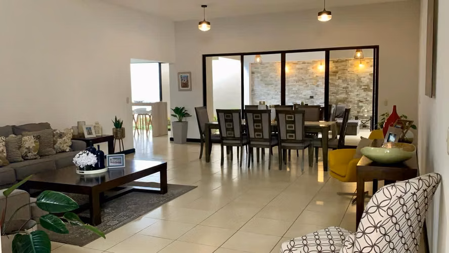 Venta Casa de Lujo en Heredia Cariari | Terraza y 4 Habitaciones | Elegancia Confort y Privacidad - Imagen 7
