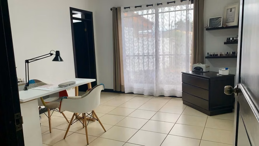 Venta Casa de Lujo en Heredia Cariari | Terraza y 4 Habitaciones | Elegancia Confort y Privacidad - Imagen 16