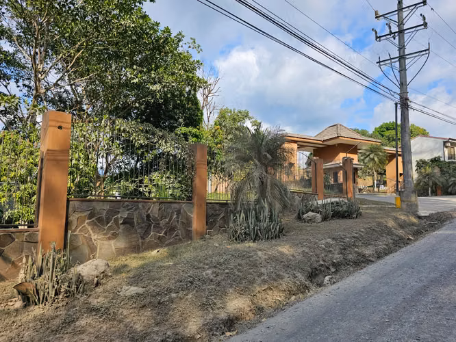 Punta Leona Condominio lote hasta para 16 apartamentos…..a 1h de San Jose