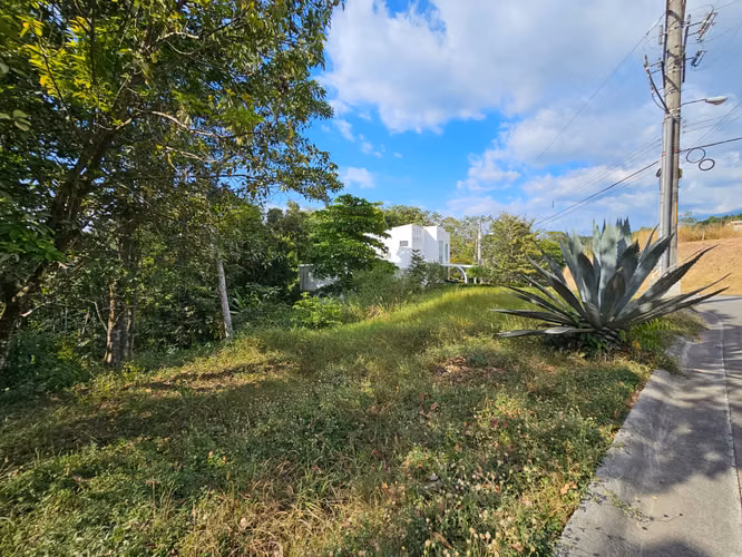 Punta Leona Condominio lote hasta para 16 apartamentos…..a 1h de San Jose