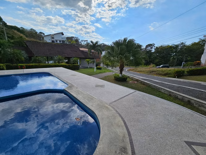 Punta Leona Condominio lote hasta para 16 apartamentos…..a 1h de San Jose