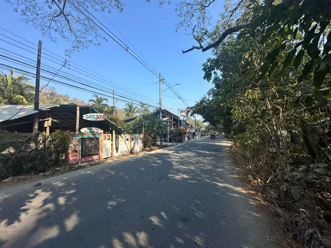 SE VENDE PROPIEDAD COMERCIAL HOSPEDAJE EN SANTA TERESA, CÓBANO