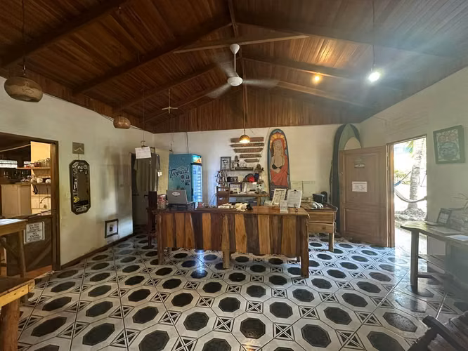 SE VENDE PROPIEDAD COMERCIAL HOSPEDAJE EN SANTA TERESA, CÓBANO