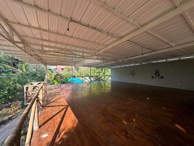 SE VENDE PROPIEDAD COMERCIAL HOSPEDAJE EN SANTA TERESA, CÓBANO