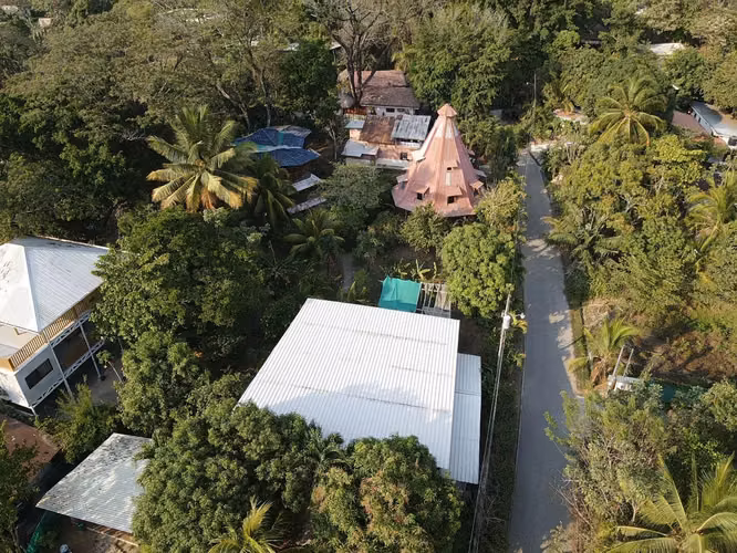 SE VENDE PROPIEDAD COMERCIAL HOSPEDAJE EN SANTA TERESA, CÓBANO