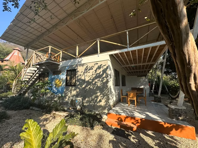 SE VENDE PROPIEDAD COMERCIAL HOSPEDAJE EN SANTA TERESA, CÓBANO
