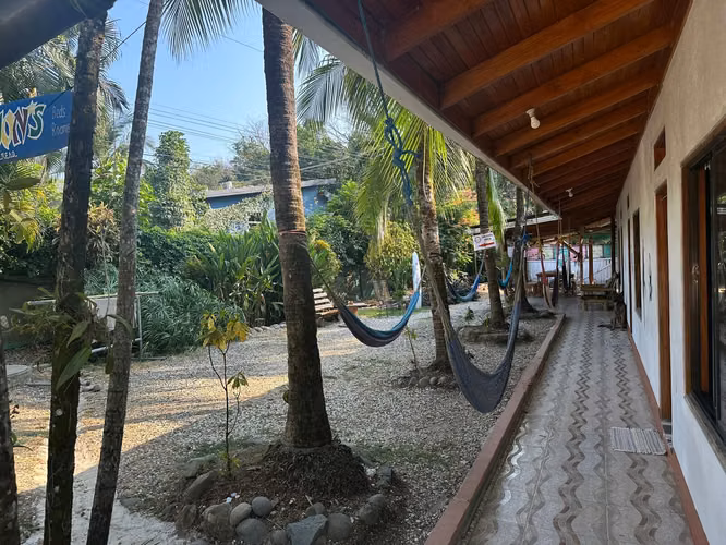 SE VENDE PROPIEDAD COMERCIAL HOSPEDAJE EN SANTA TERESA, CÓBANO