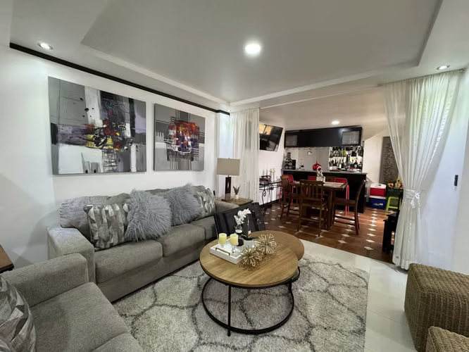 Venta de condominio de 5 hab en Freses, Curridabat, (AD) - Imagen 2