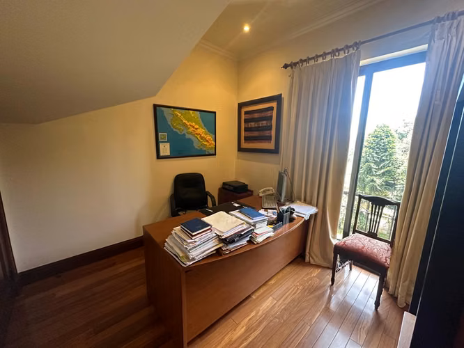 Venta de apartamento Penthouse en el este de la ciudad de San Jose Costa Rica CURRIDABAT