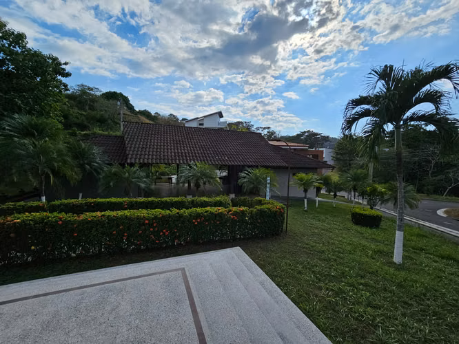 Lote de Playa condominio Villa Leona Punta Leona…a 1h de San Jose