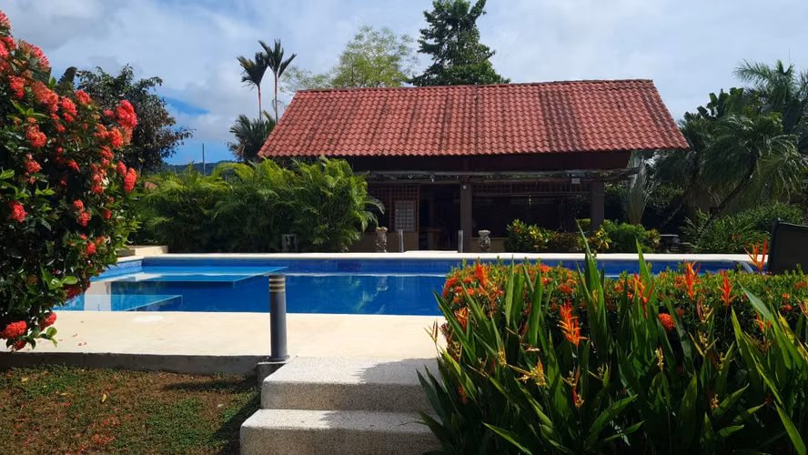 Hotel de 3 estrellas en Jacó, ubicación privilegiada y una trayectoria de excelencia